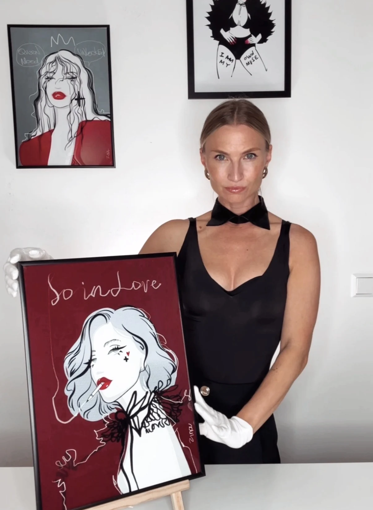 Artist portrait holding So in Love